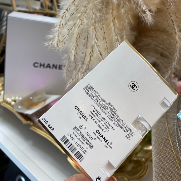 Chanel Coco Mademoiselle - Picture 3 of 3